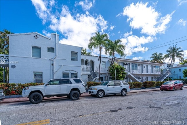 Building Photo - 1035 7th St
