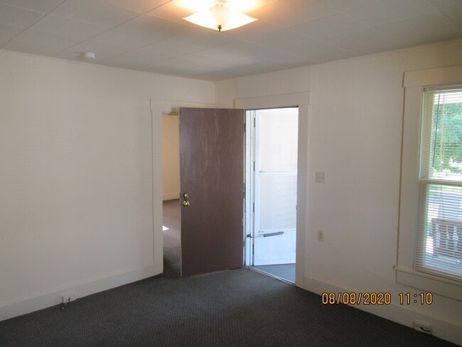 Foto del edificio - 419 E 12th St