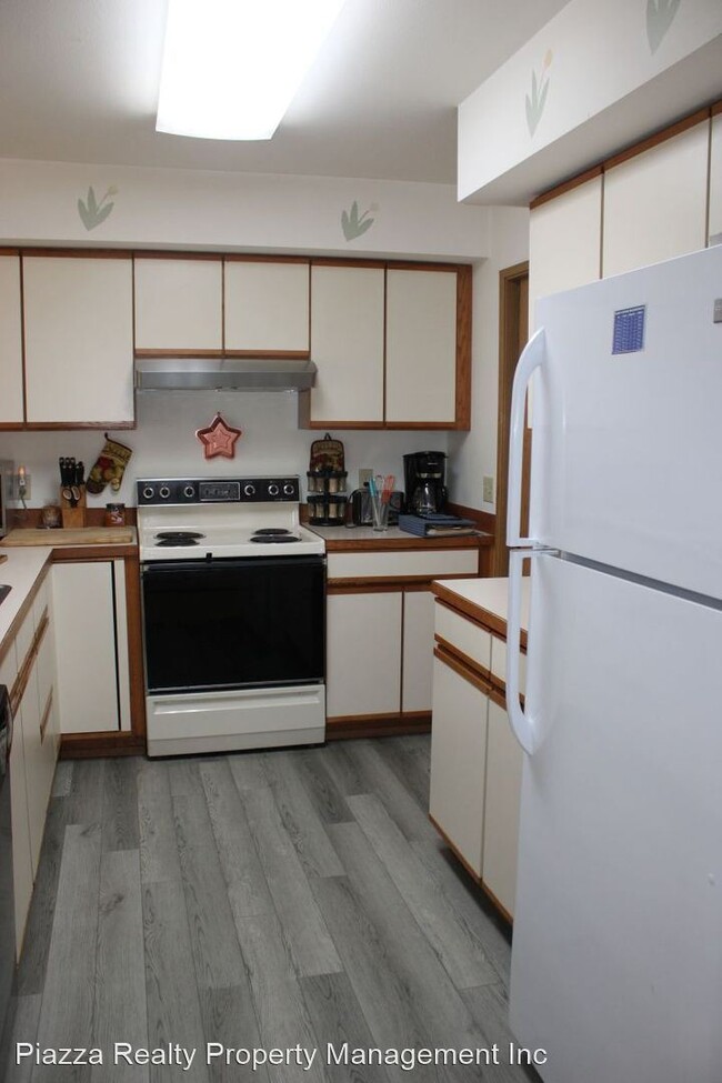 Building Photo - 2 br, 1 bath House - 6001 Sands Way #A