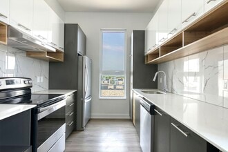 Building Photo - 9675 Av. Papineau