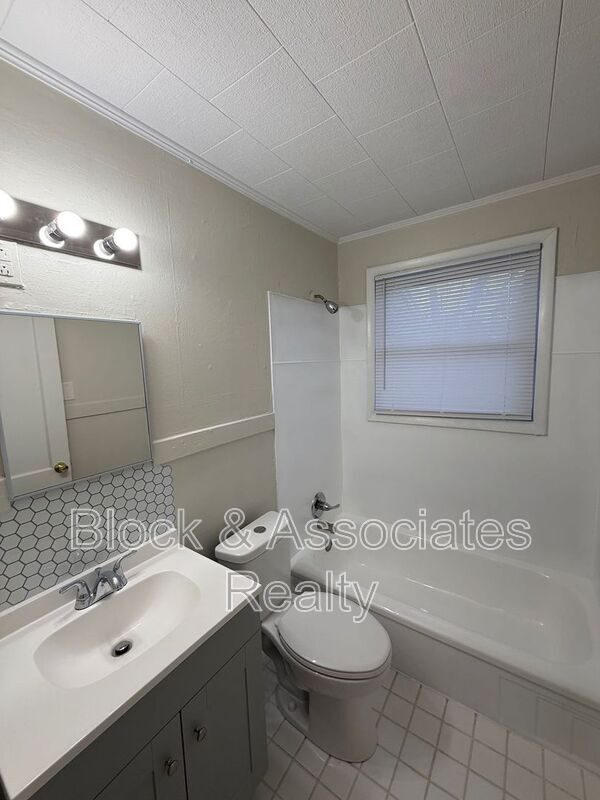 Foto del edificio - 1020 Willard St