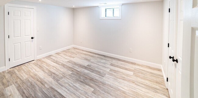 Building Photo - 30 Perrin St