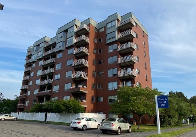 Off-street parking and your 2nd floor balcony far left - 148 Breakwater Dr