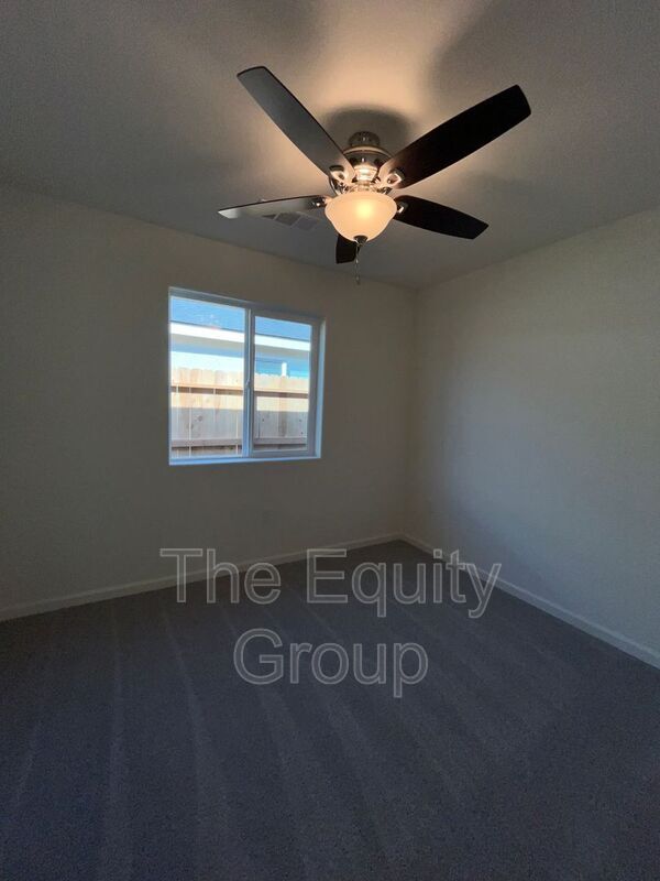 Building Photo - 7031 W Wren Ave