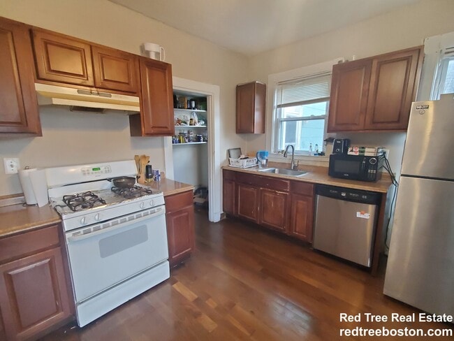 Photo - 77 Walnut St Apartment