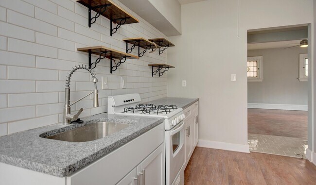 Foto del edificio - 1692 Bryden Rd
