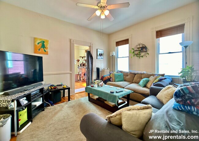 Building Photo - 98 Paul Gore St