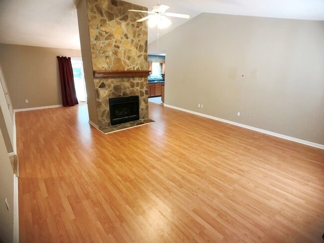 Building Photo - 1497 Chaseway Cir