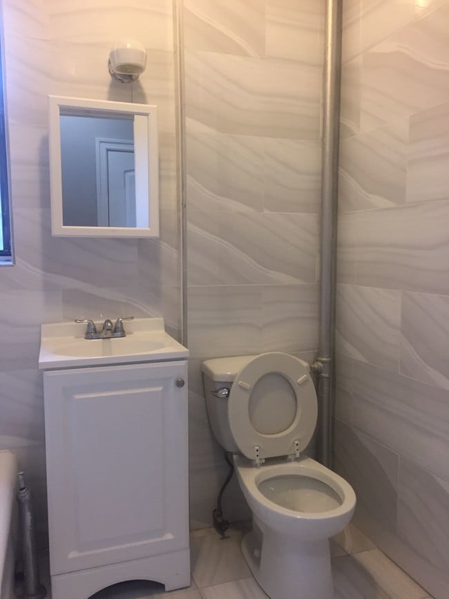 Building Photo - 2233 Ocean Ave