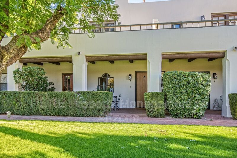 Primary Photo - 5101 N Casa Blanca Dr