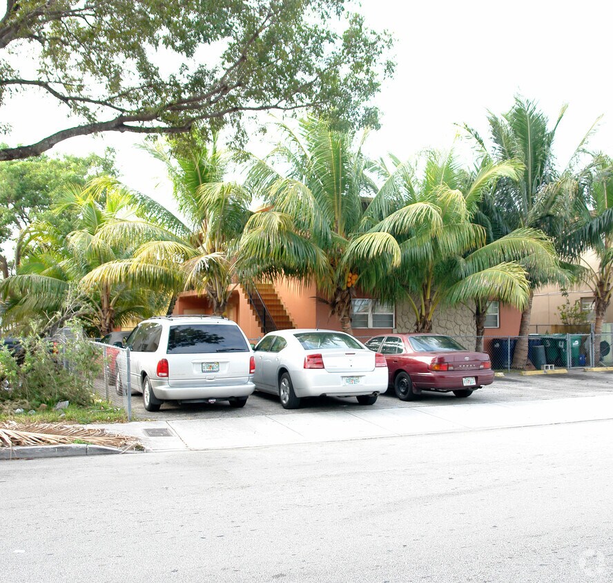 Foto del edificio - 10822 SW 4th St