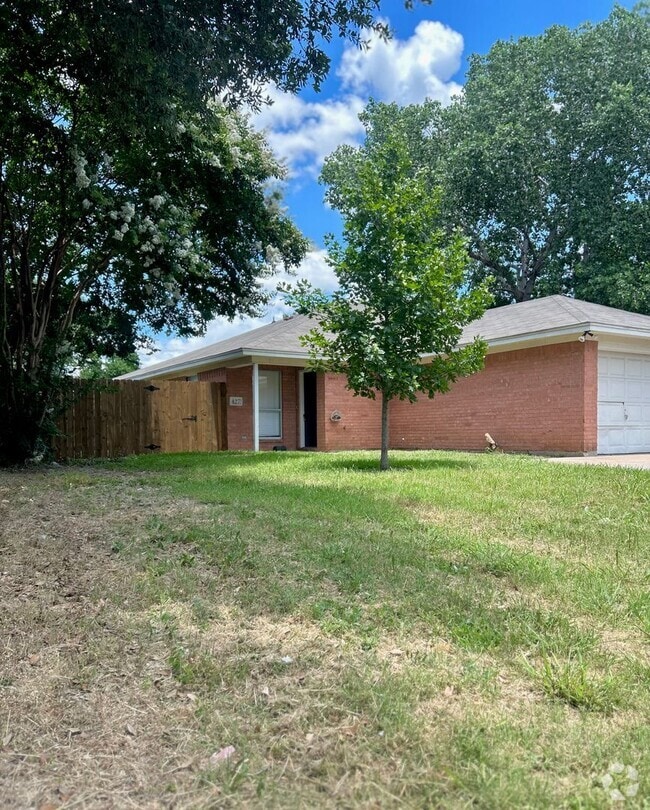 Building Photo - 427 Arnold Ave