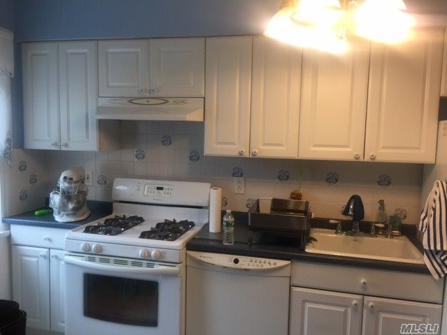 Building Photo - 136-40 59th Ave