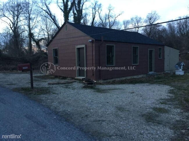 Building Photo - 2 br, 1 bath House - 1021 Goff Road