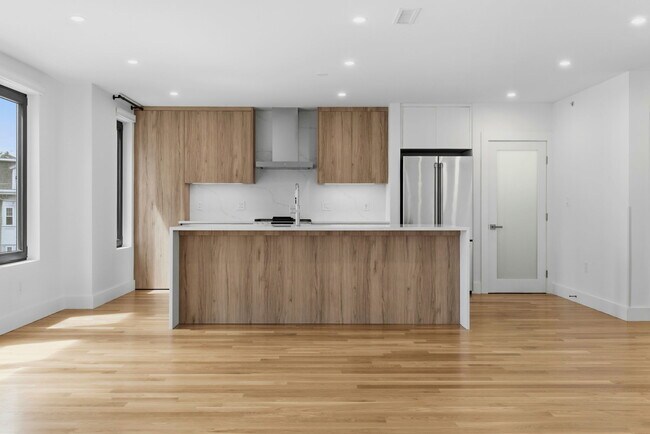 Building Photo - 6 Devine Wy