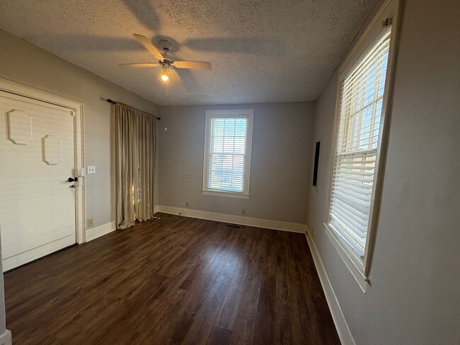 Foto del edificio - 1020 Adams St