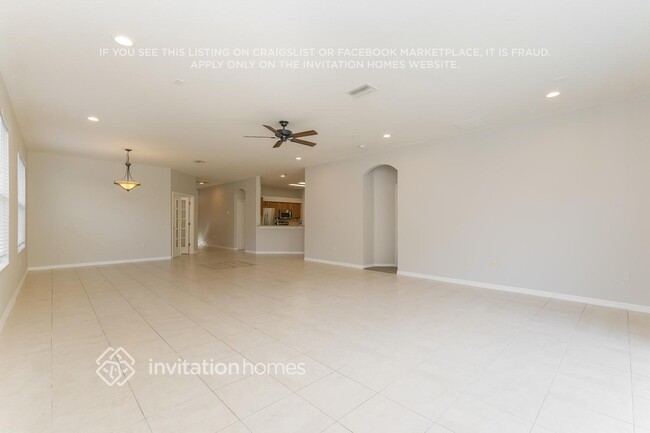 Foto del edificio - 15841 Leatherleaf Ln