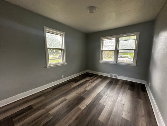 Foto del edificio - 229 E Fairview Ave