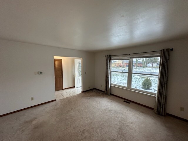 Building Photo - 2624 Sherwood Dr
