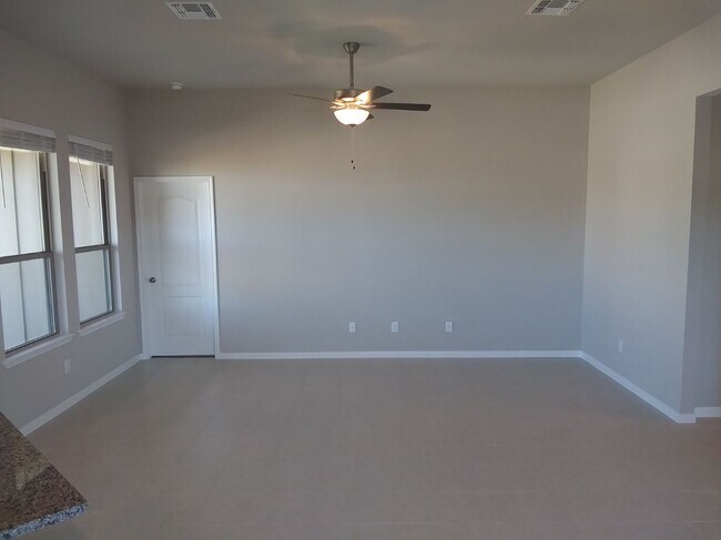 Building Photo - 2214 Mustard Cir