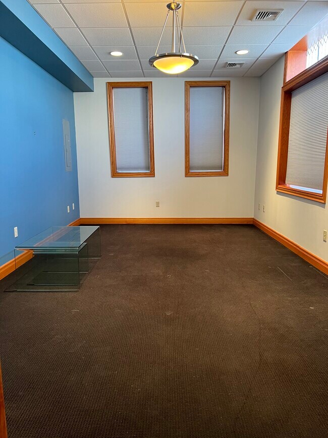 Oficina - Dormitorio - 59 E 8th St