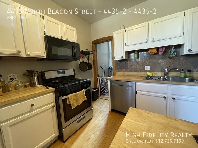 Building Photo - 4435 N Beacon St