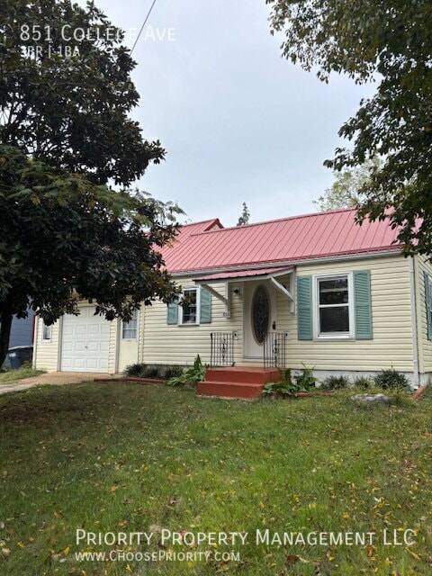 Photo - 851 College Ave House