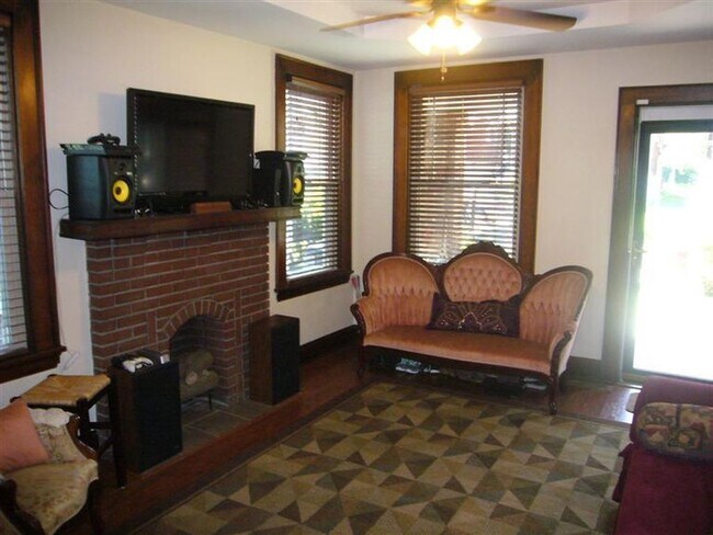 Building Photo - 638 Clemmer Ave