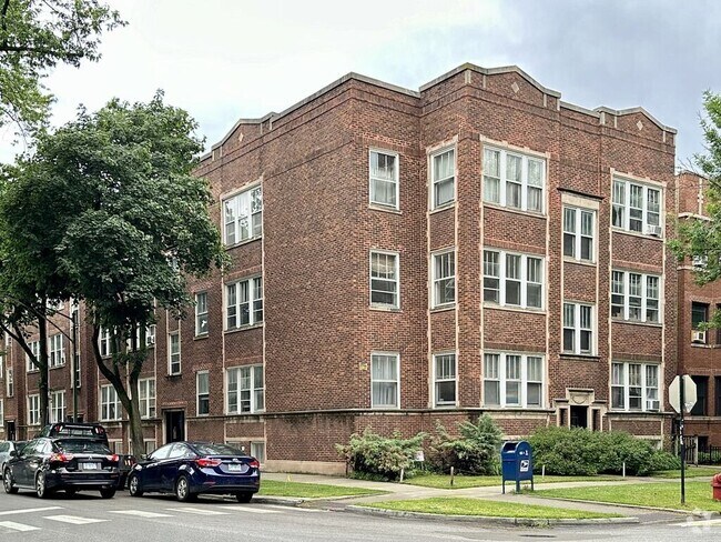 Building Photo - 1917 W Winnemac Ave