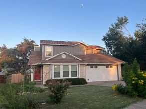 Building Photo - 7107 Seneca Cir
