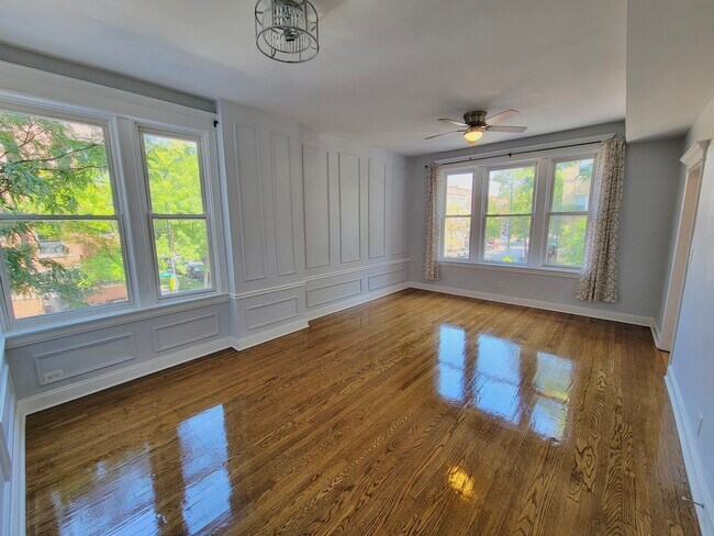 Foto del edificio - 4552 N Claremont Ave