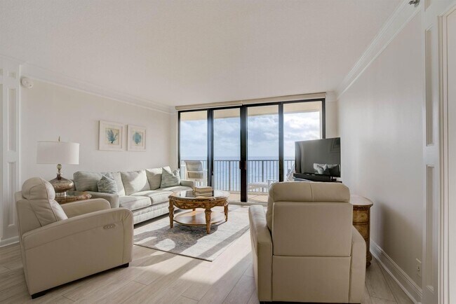 Foto del edificio - 200 Ocean Trail Way
