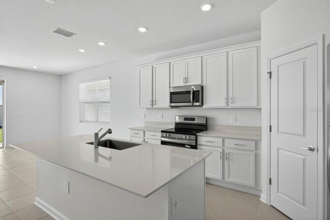 Foto del edificio - 3084 Armstrong Ave