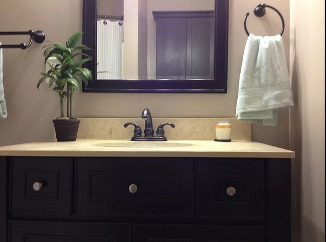 Building Photo - 4 Bed | 2 Bath in Midtown!