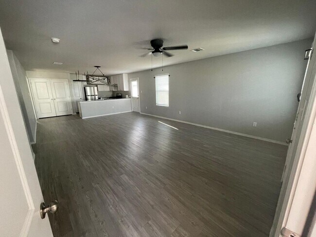 Foto del edificio - 3 Bedroom Single Family Home in San Antonio