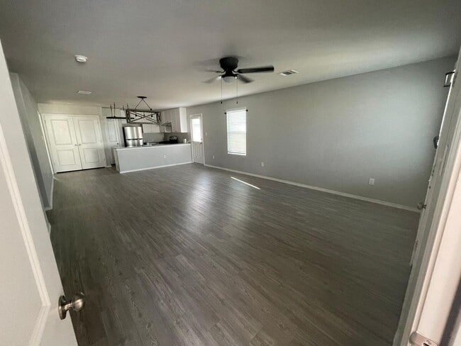 Foto del edificio - 6453 Cotton Ridge
