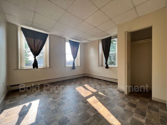 Foto del edificio - 7673 Lancaster Ave