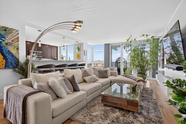Building Photo - 1370 S Ocean Blvd