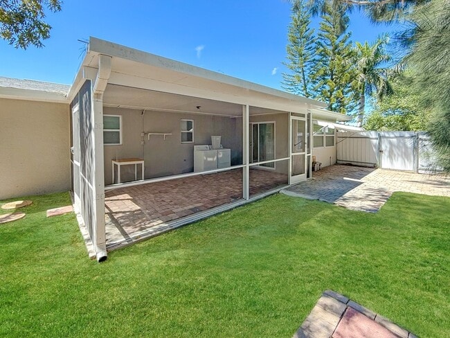 Building Photo - 429 Morgan Cir S