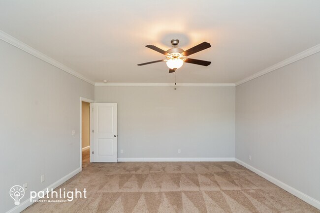 Building Photo - 2008 Temple Hills Way, Fuquay Varina, NC, ...