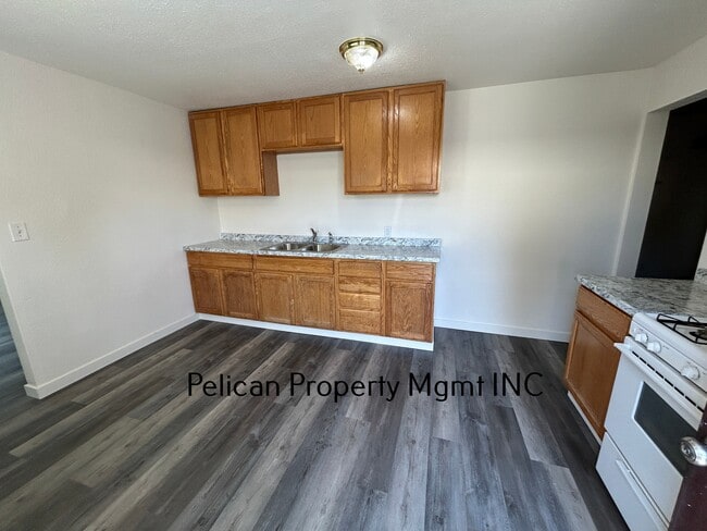 Building Photo - 2125 Orchard Ave