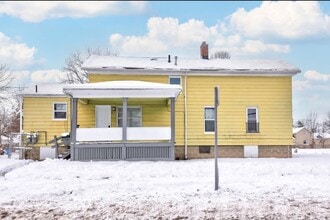 Building Photo - 926 N Porter St