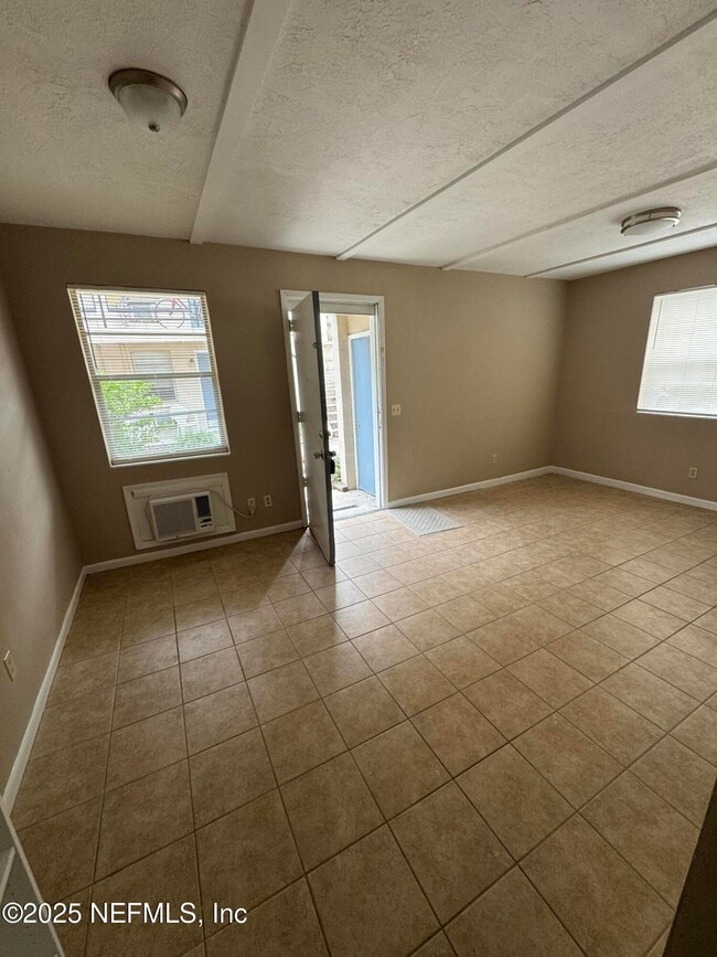 Building Photo - 916 Childrens Way