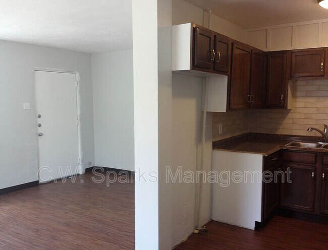 Foto del edificio - 3921 Dismount St