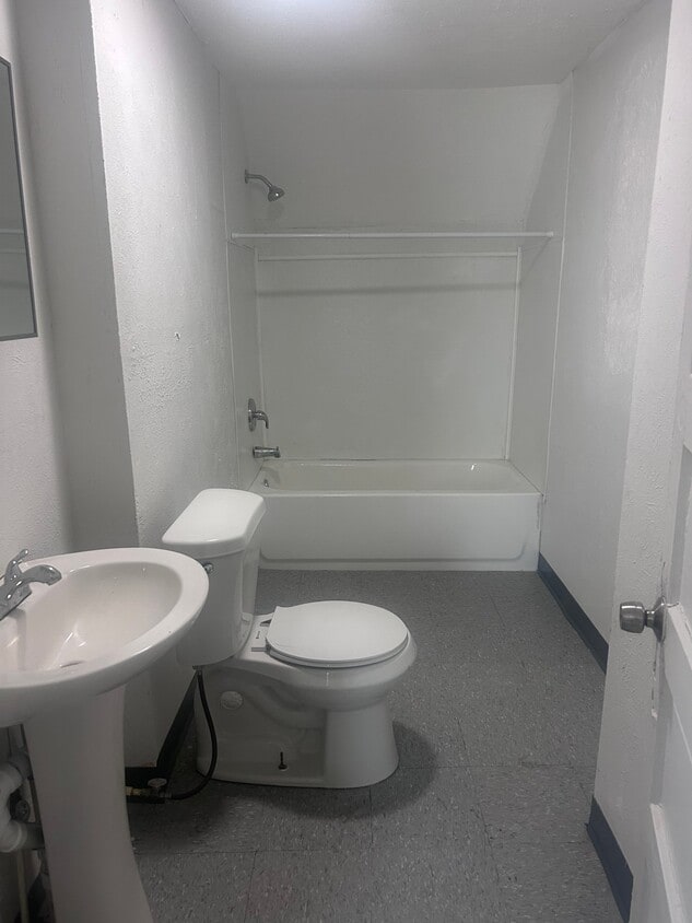 Foto del edificio - 2163 E 84th St