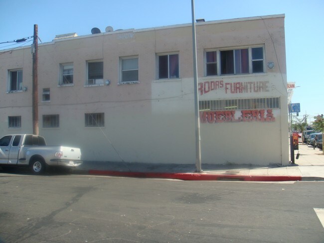 Building Photo - 4248 S Vermont Ave
