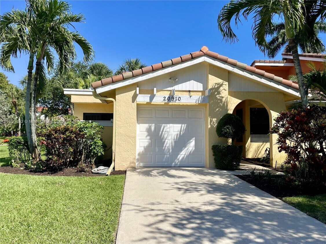 Primary Photo - 20910 Estada Ln