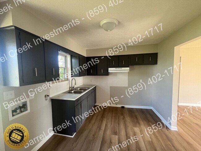 Foto del edificio - 510 Forrest Dr