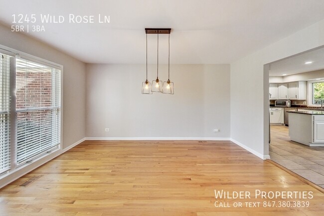 Foto del edificio - 1245 Wild Rose Ln