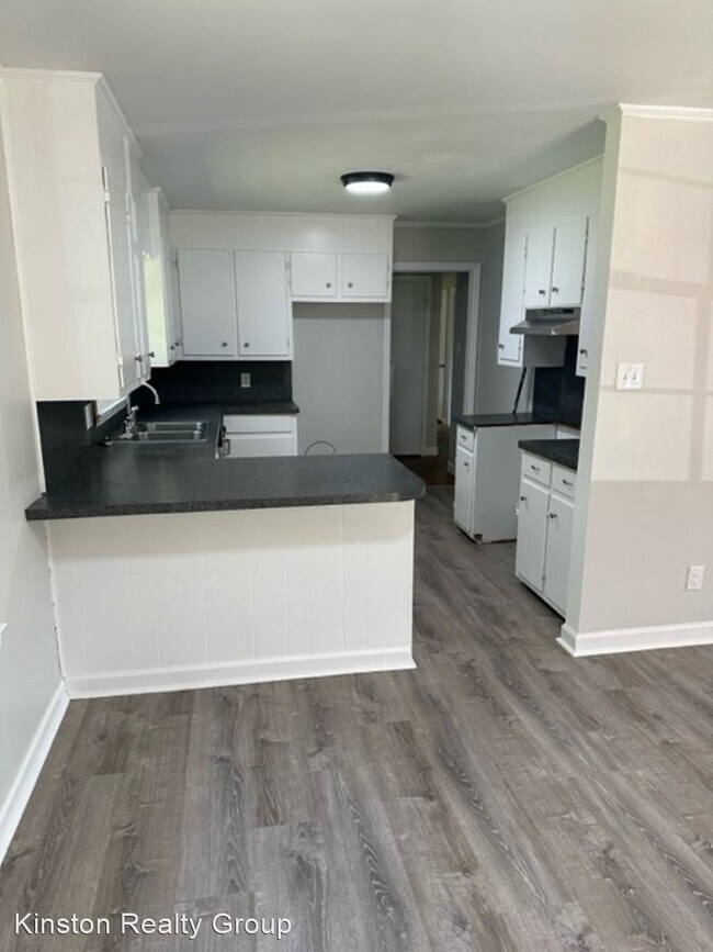 Foto del edificio - 3 br, 1.5 bath House - 1002 Brentwood Drive